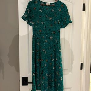 Beautiful green floral dress midi length